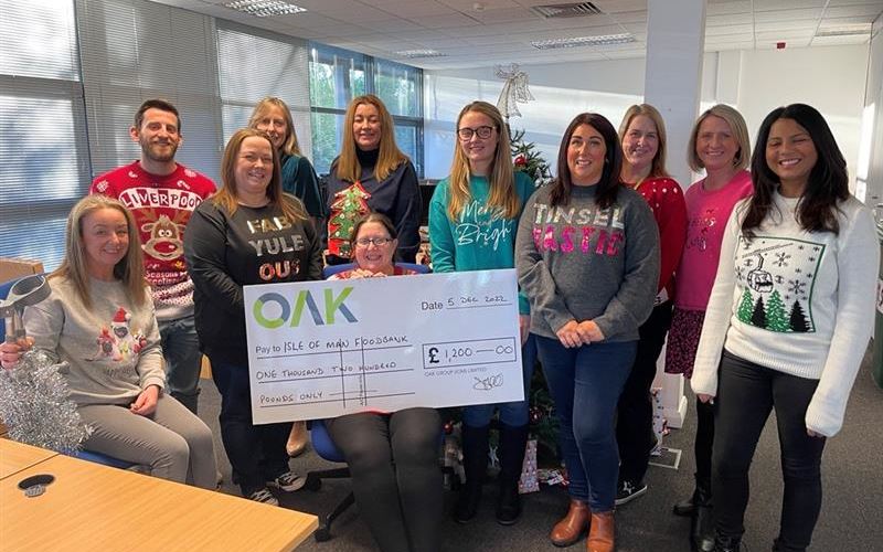 Oak Supports Local Food Bank this Christmas  
